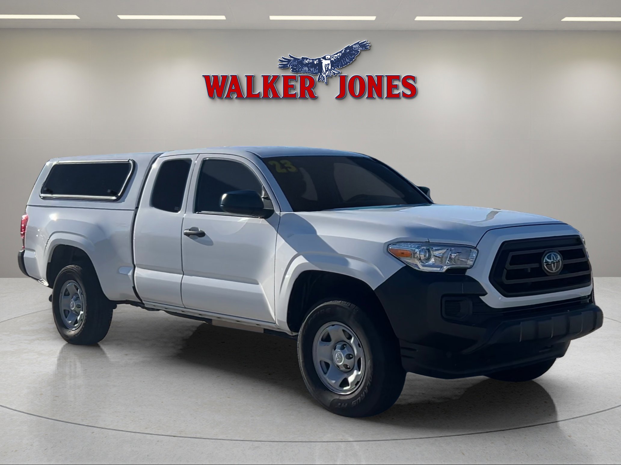 2023 Toyota Tacoma SR5's photo