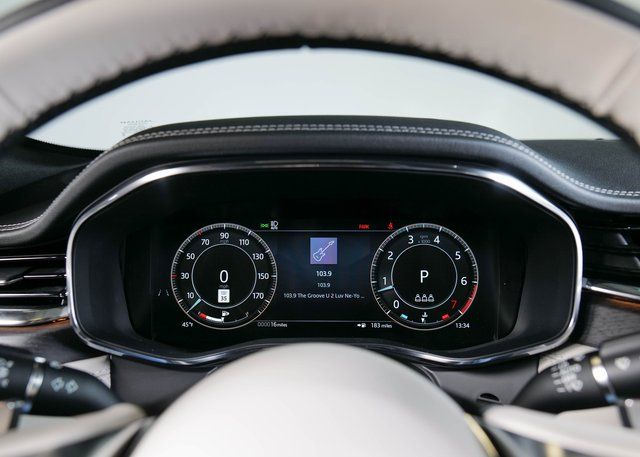 2026 Jaguar F-PACE P250 R-Dynamic S photo 11