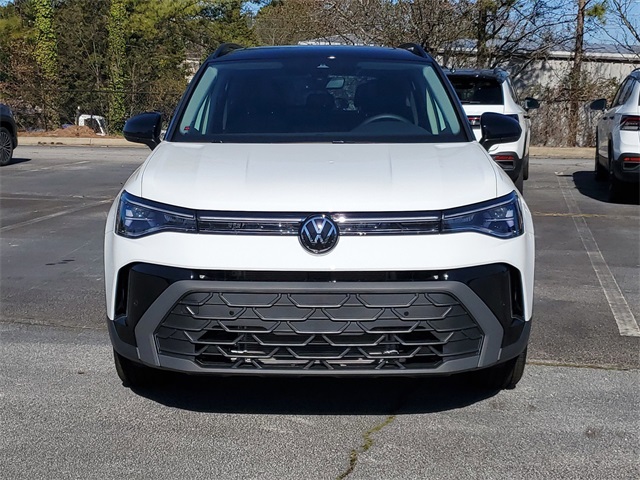2025 Volkswagen Taos SE photo 2