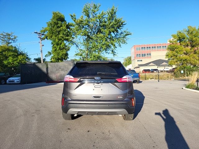 2023 Ford Edge SEL photo 2