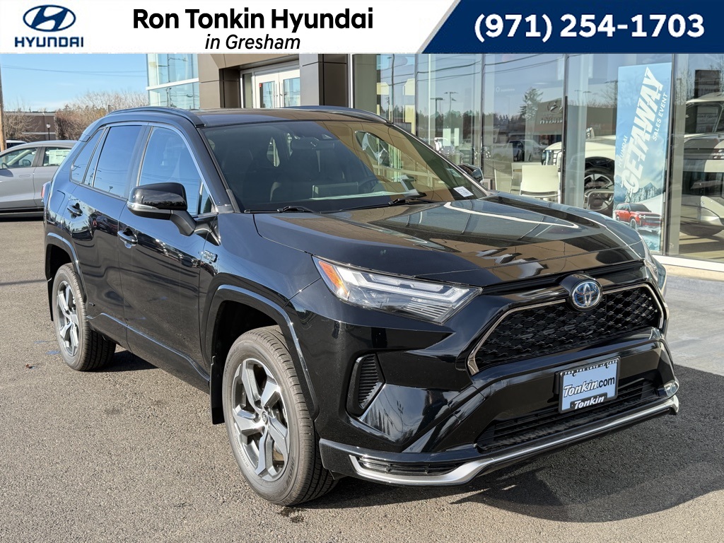 2024 Toyota RAV4 SE's photo