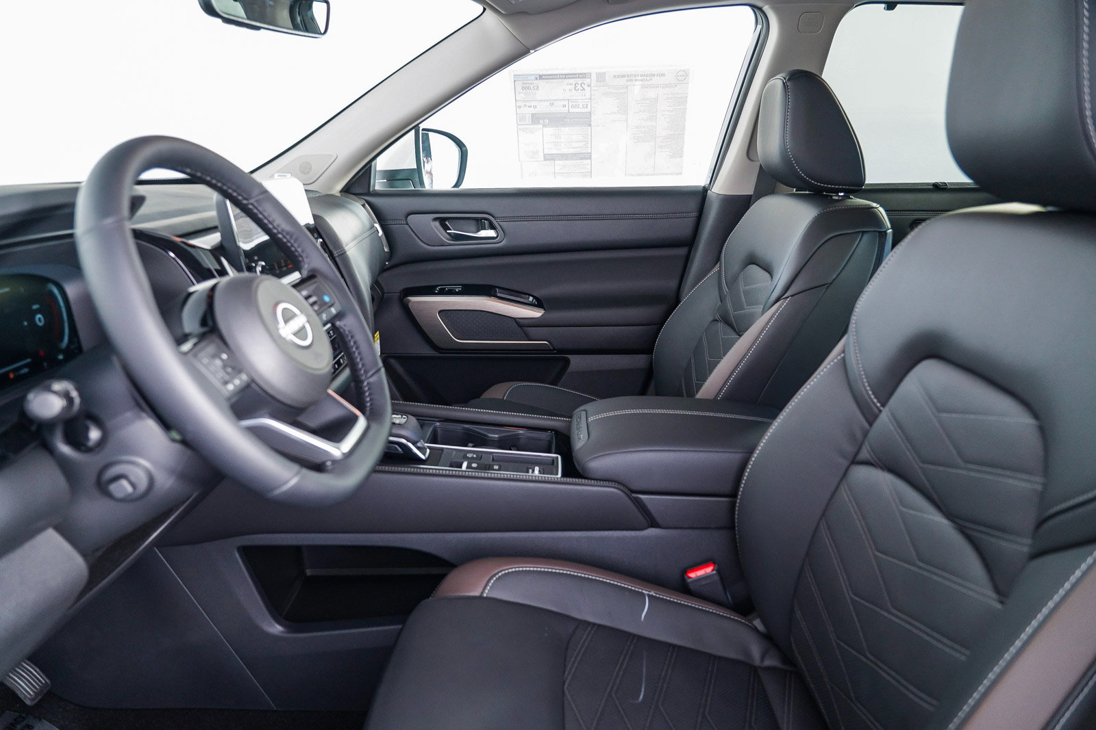 2025 Nissan Pathfinder Platinum photo 20