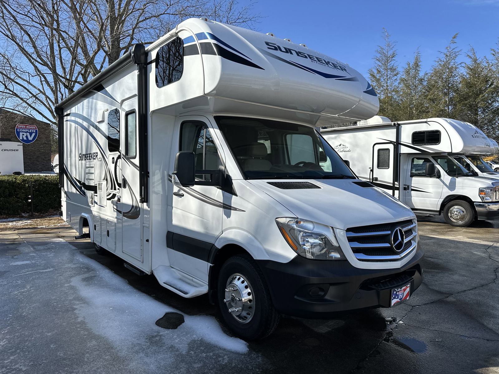 Used 2020 White Forest River  image 1