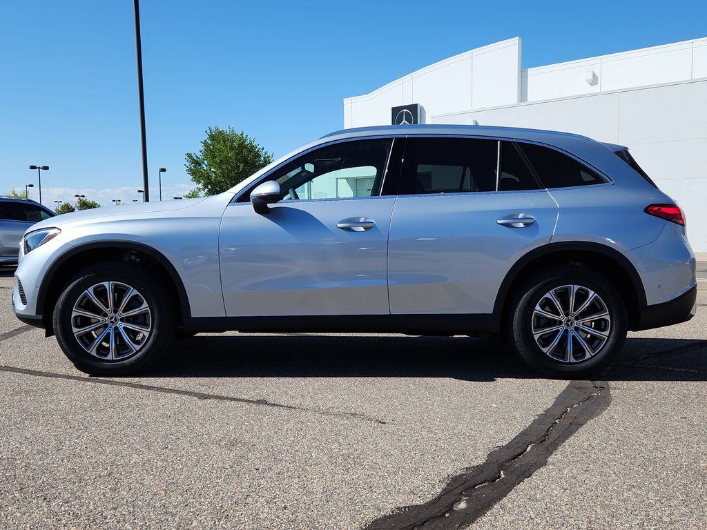 2026 Mercedes Benz GLC 300 4MATIC photo 4