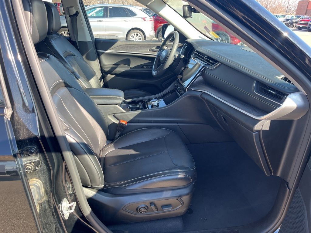 2023 Jeep Grand Cherokee Limited photo 16
