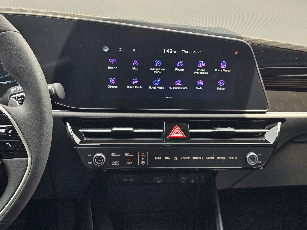 2025 Kia Niro SX Touring photo 8