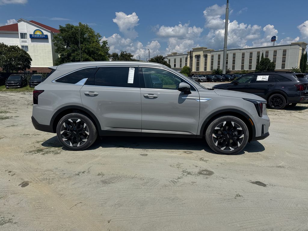 2026 Kia Sorento EX photo 2