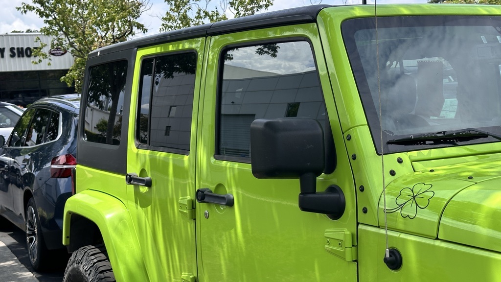2013 Jeep Wrangler Unlimited Sahara photo 3