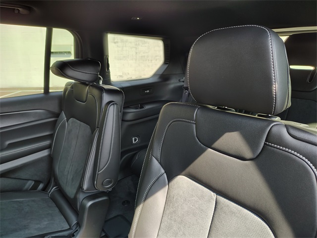 2025 Jeep Grand Cherokee Laredo Altitude photo 27