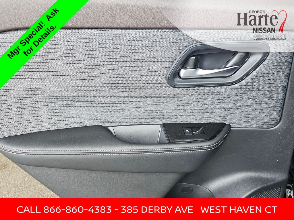 2023 Nissan Rogue SV photo 33