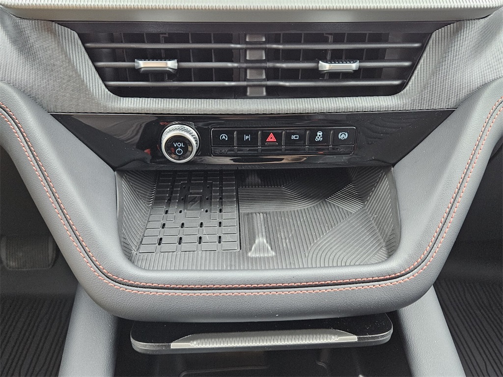2025 Ford Explorer ST-Line photo 19
