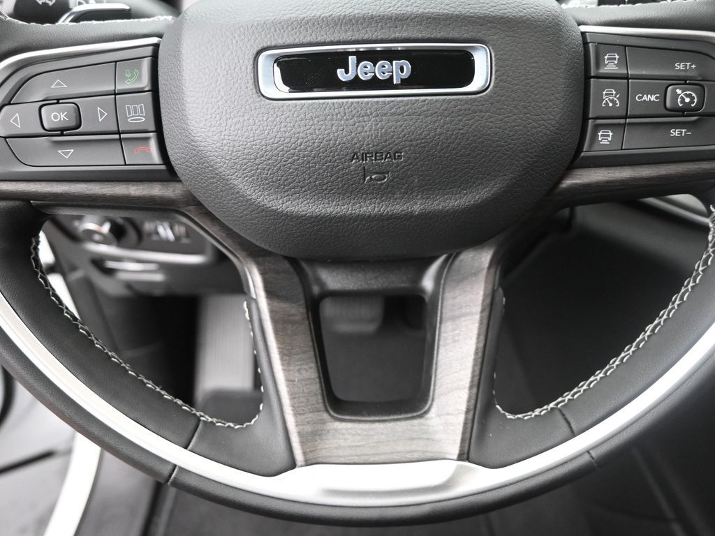 2025 Jeep Grand Cherokee L photo 13