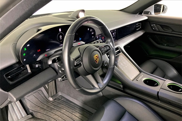 2022 Porsche Taycan Cross Turismo 4S photo 4