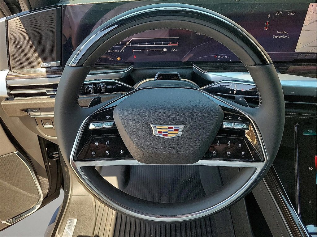 2025 Cadillac Escalade Luxury photo 16