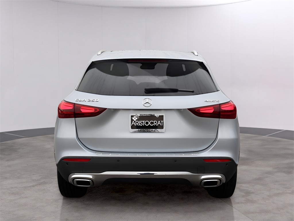 2025 Mercedes Benz GLA 250 4MATIC photo 3