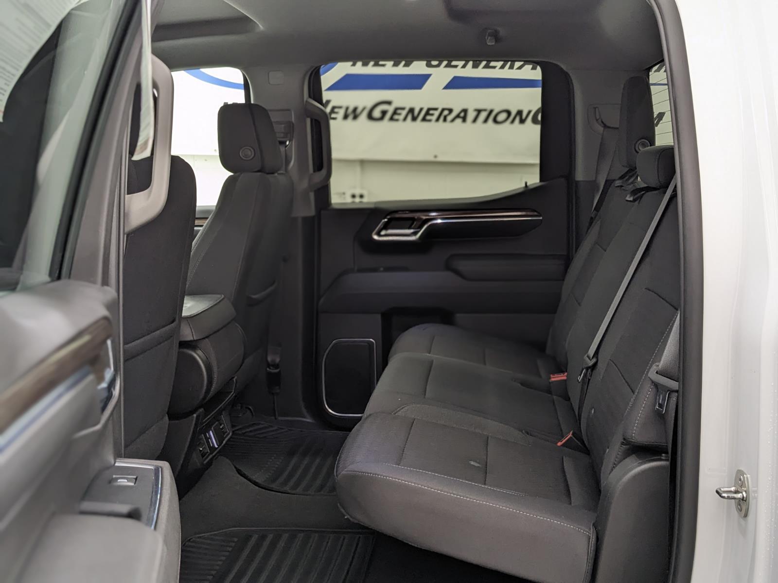2023 Chevrolet Silverado 1500 photo 10