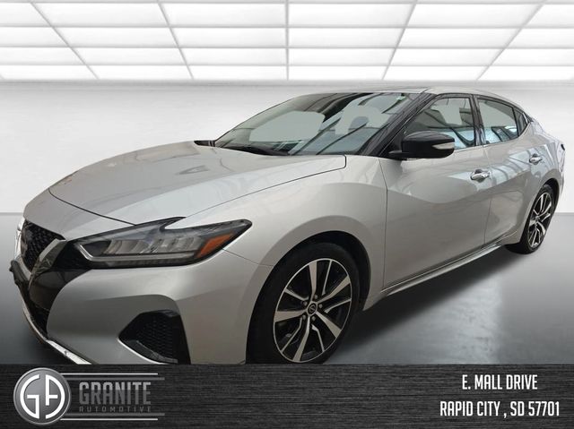 2023 Nissan Maxima SV's photo