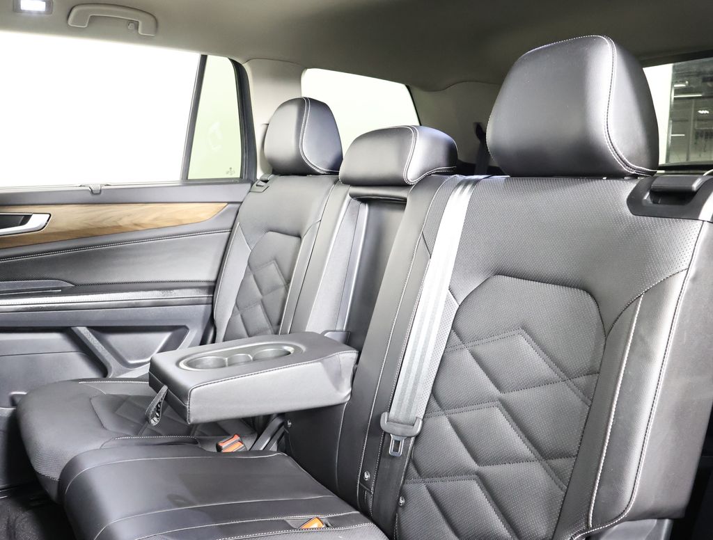 2024 Volkswagen Atlas SE Technology photo 15