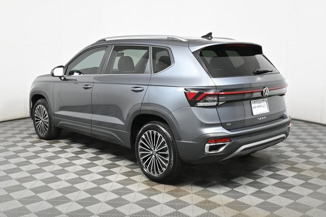 2025 Volkswagen Taos SE photo 4