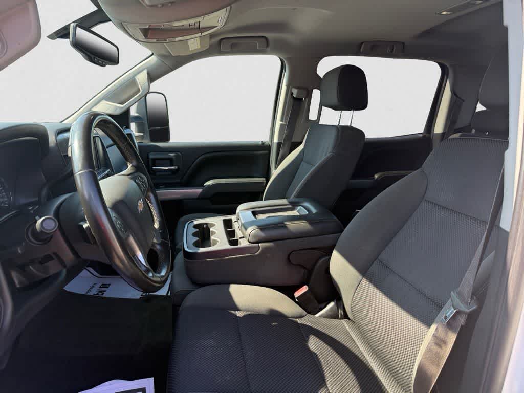 2015 Chevrolet Silverado 3500HD LT photo 4