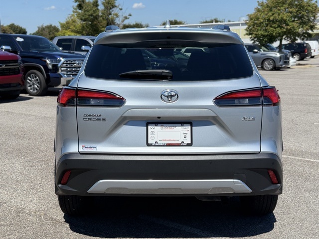 2024 Toyota Corolla Cross XLE photo 3