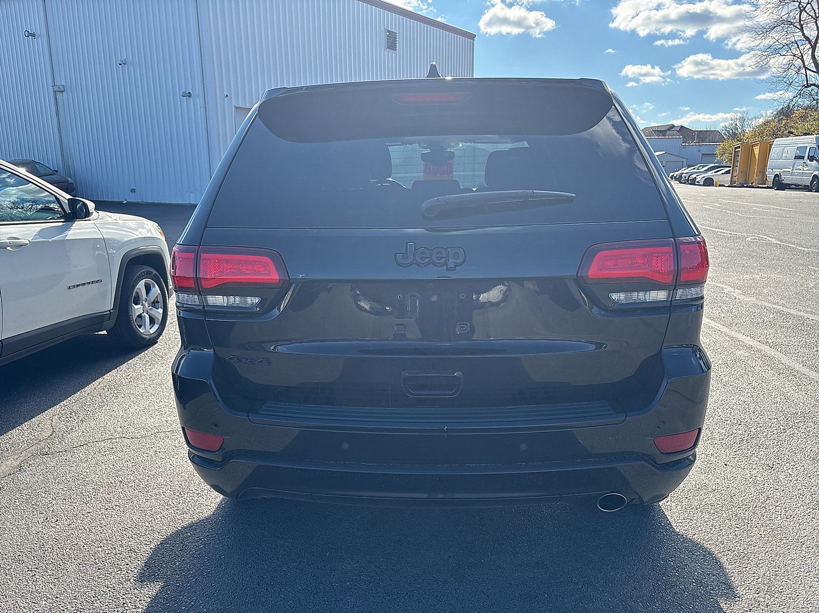 2018 Jeep Grand Cherokee Altitude photo 2