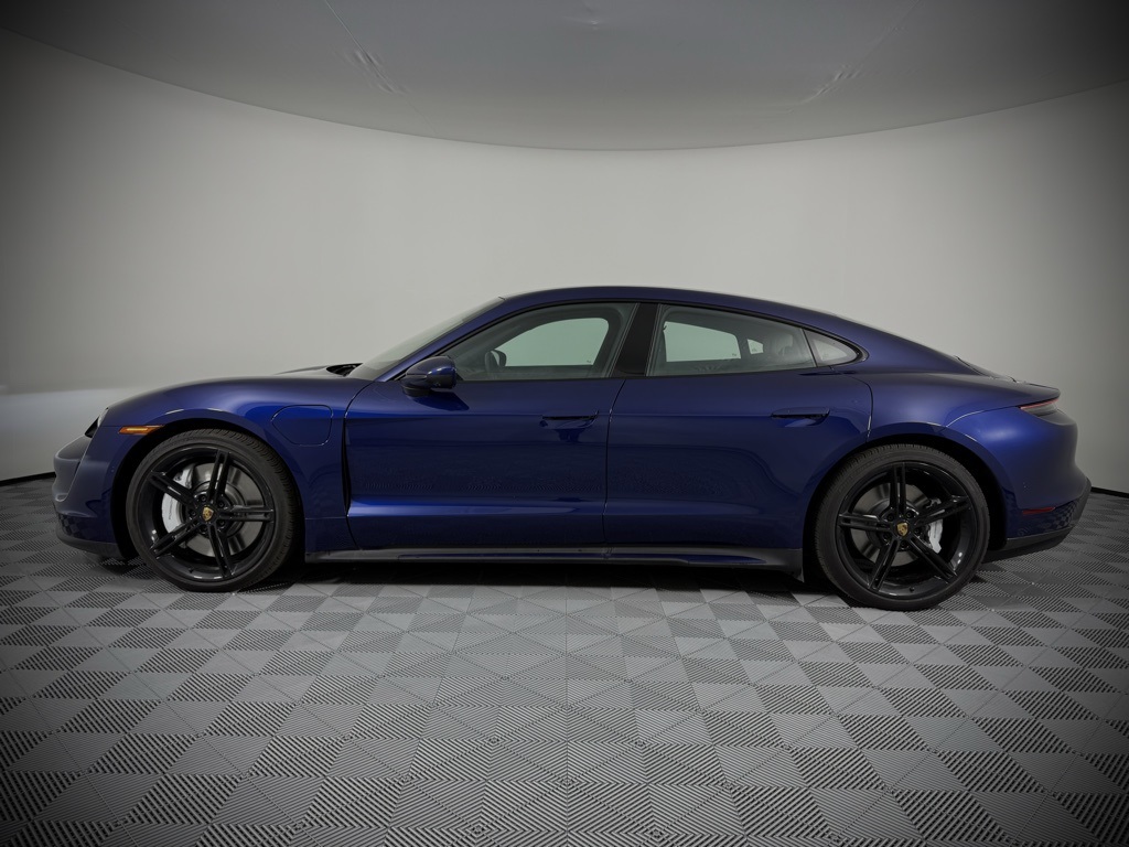2024 Porsche Taycan photo 2