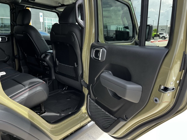 2025 Jeep Wrangler Rubicon photo 19