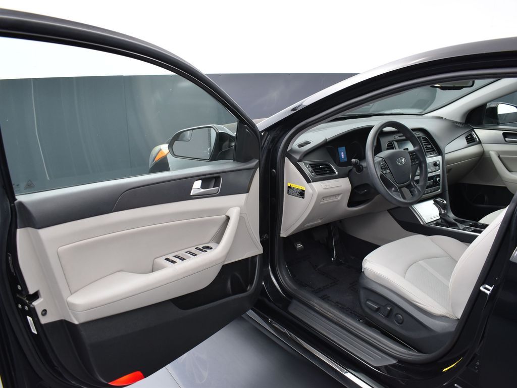 2017 Hyundai Sonata Sport photo 4