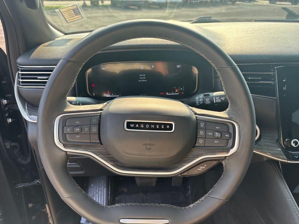 2022 Jeep Wagoneer Series III photo 13