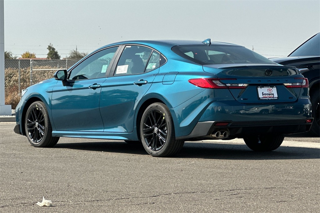 2025 Toyota Camry SE photo 6