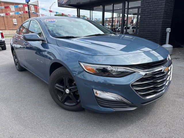 2025 Chevrolet Malibu LS photo 3