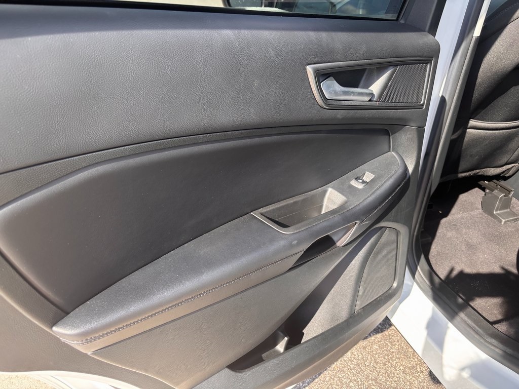 2023 Ford Edge SE photo 18