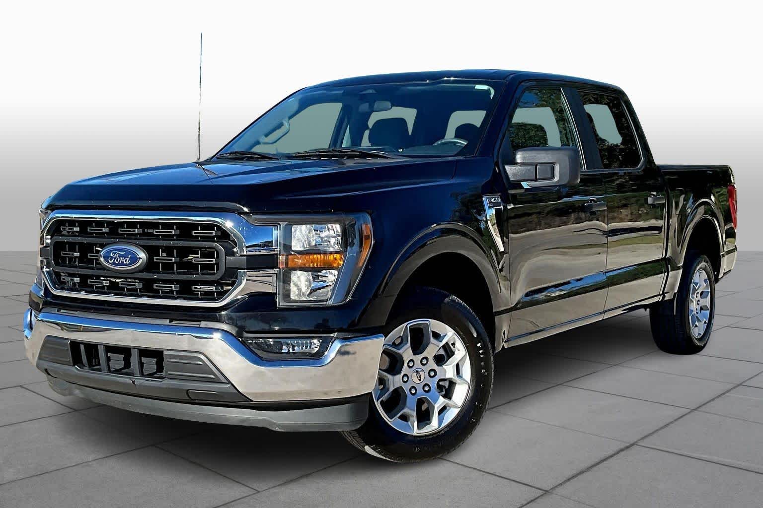 2023 Ford F-150 XLT photo 2