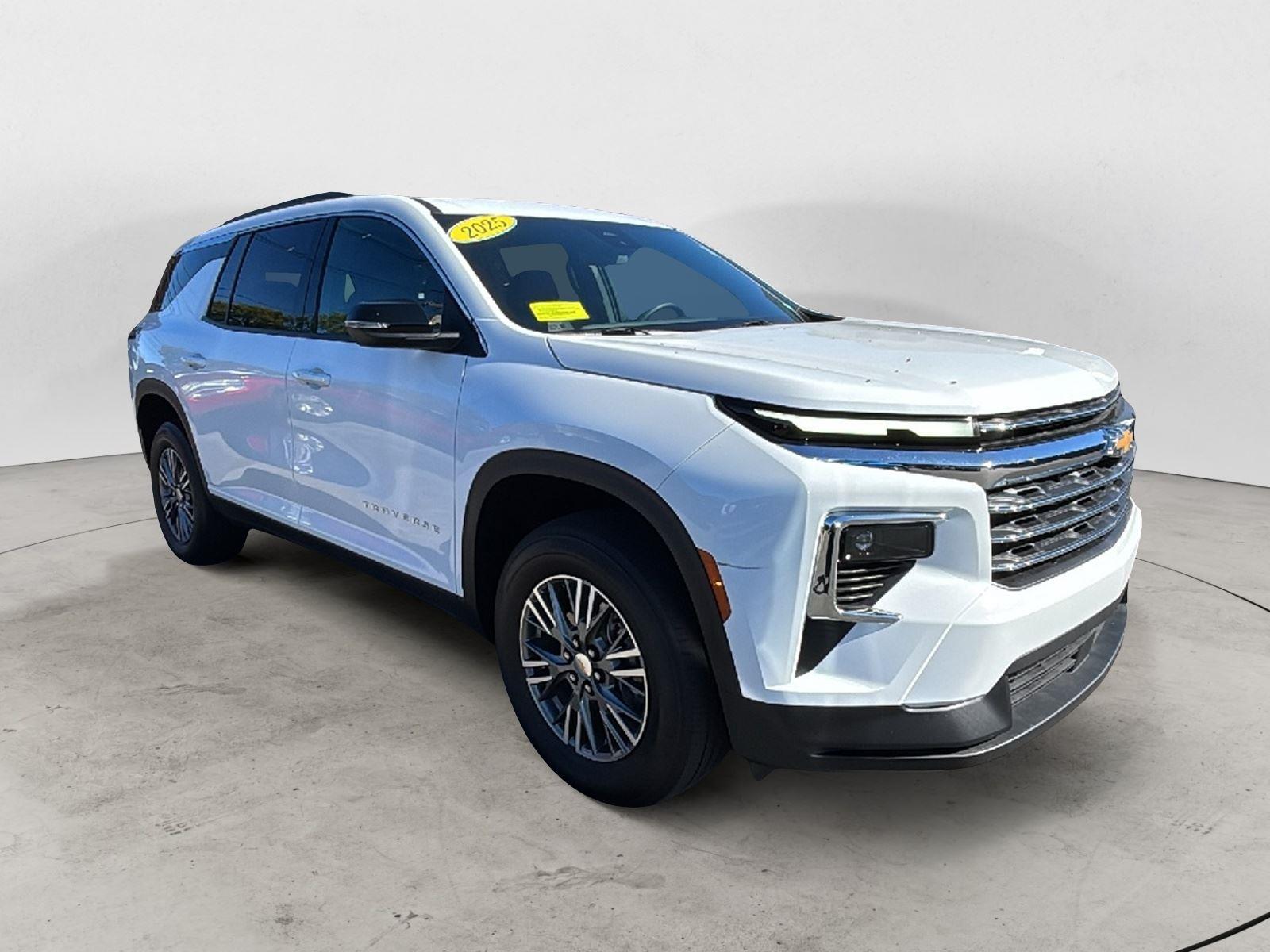 2025 Chevrolet Traverse LT's photo