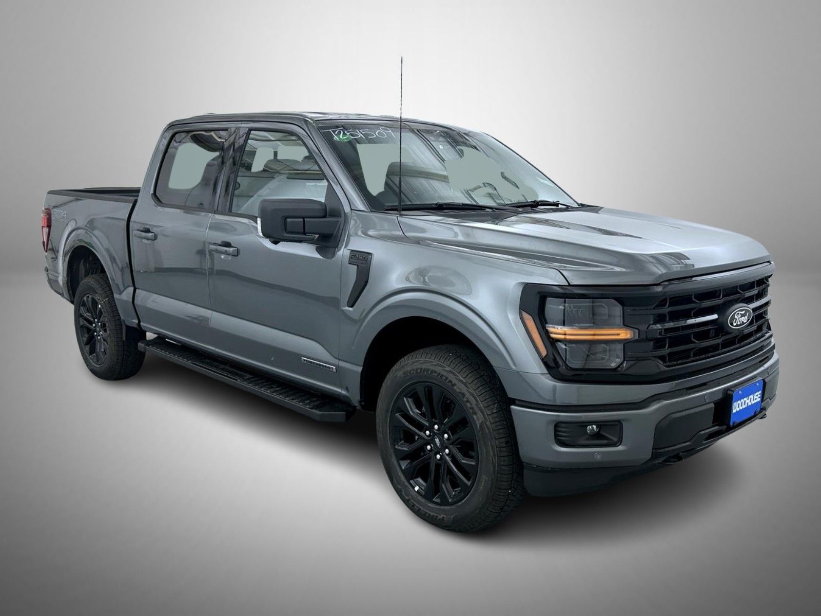 2025 Ford F-150 XLT photo 3
