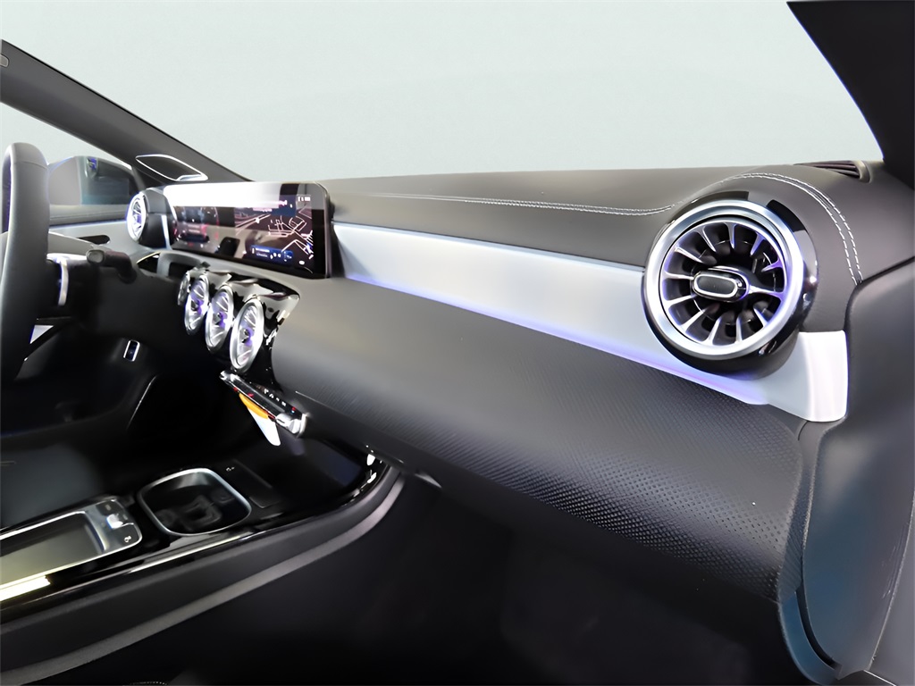 2025 Mercedes Benz CLA 250 4MATIC photo 11