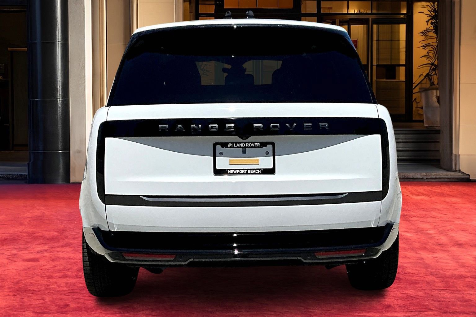 2025 Land Rover Range Rover SE photo 2