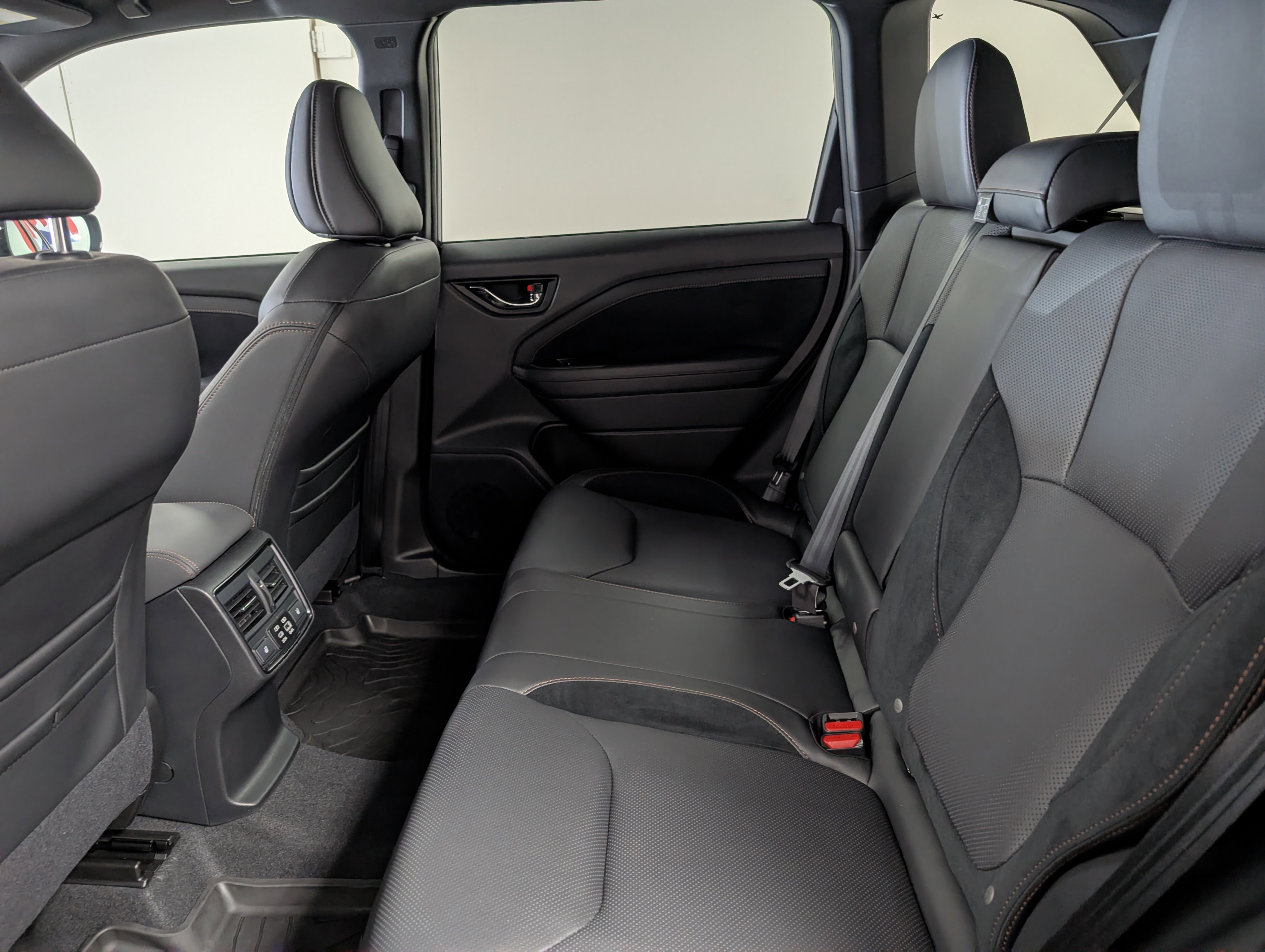 2025 Subaru Forester Touring photo 2