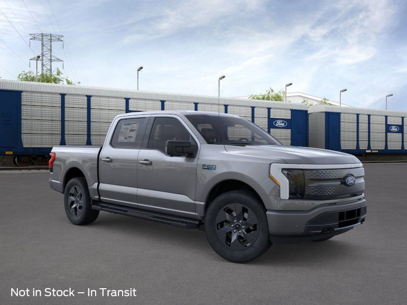 2025 Ford F-150 Lightning XLT photo 7