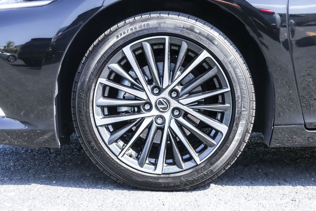 2023 Lexus ES 350 photo 13