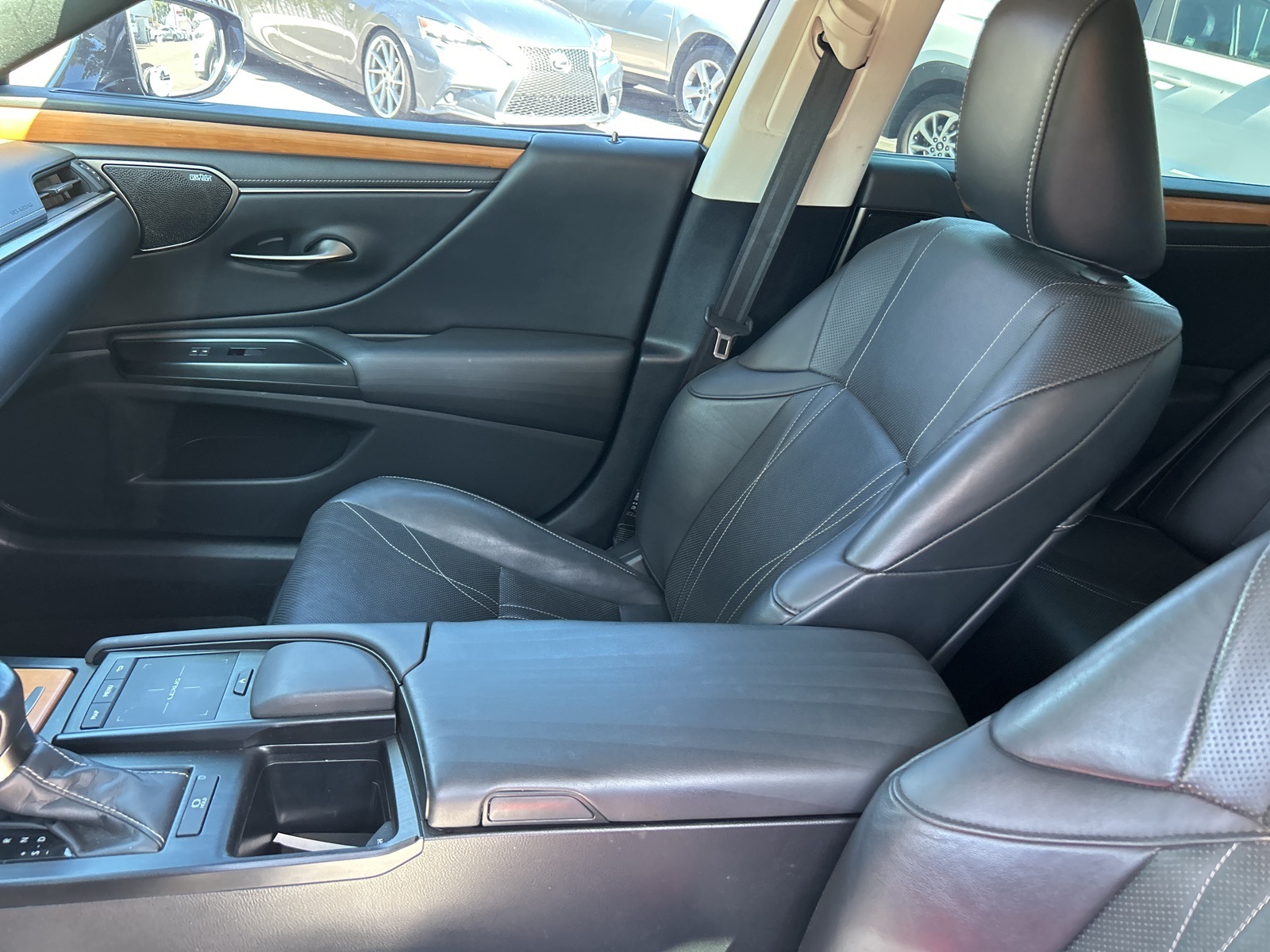 2020 Lexus ES 350 Luxury photo 6
