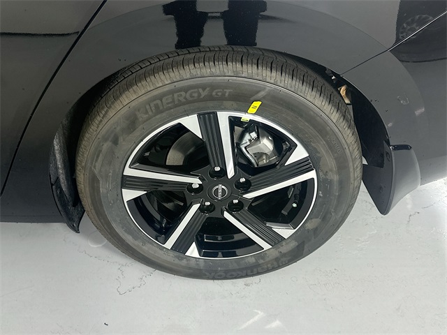 2025 Nissan Sentra SV photo 11