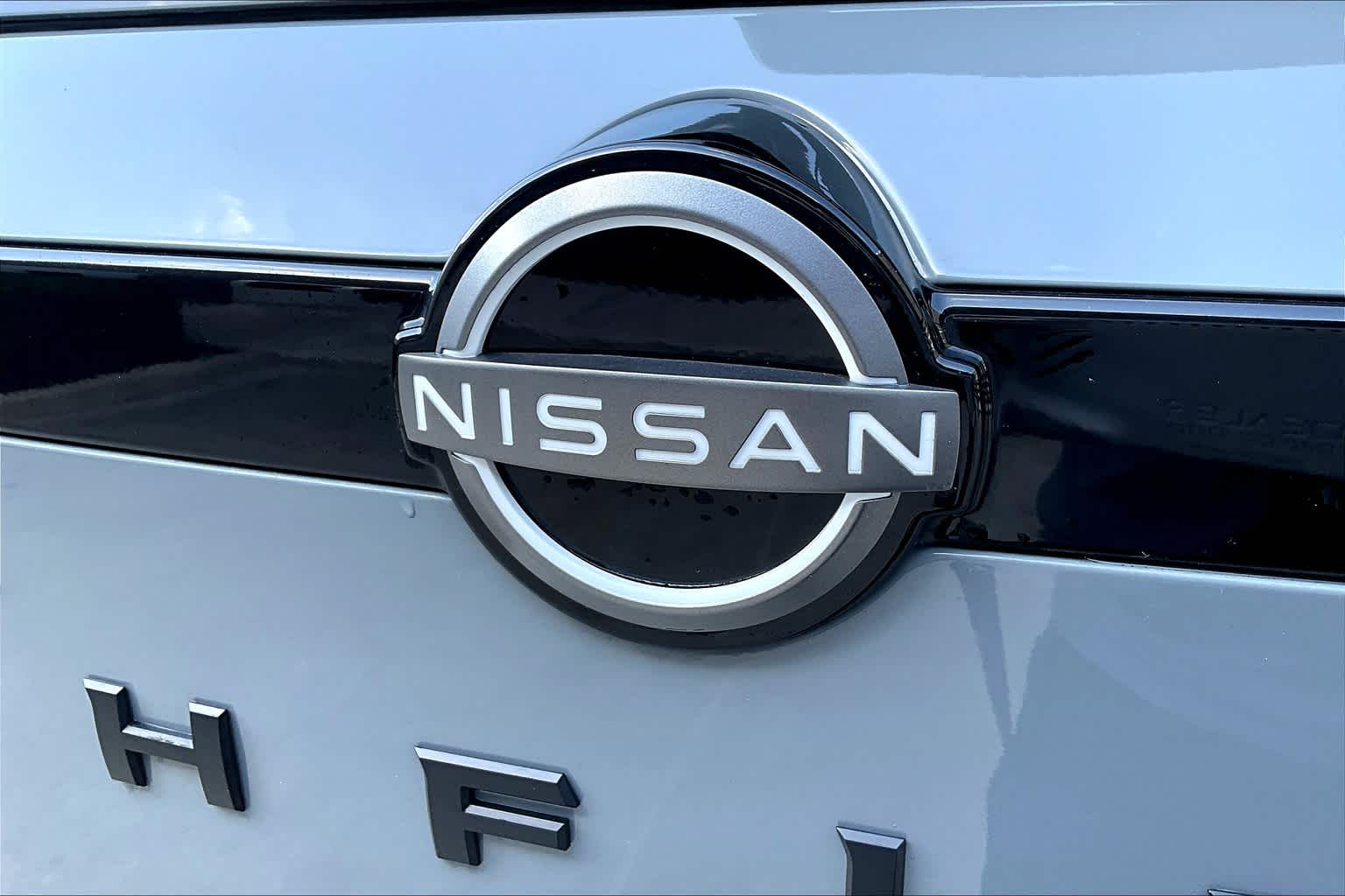 2024 Nissan Pathfinder Platinum photo 8