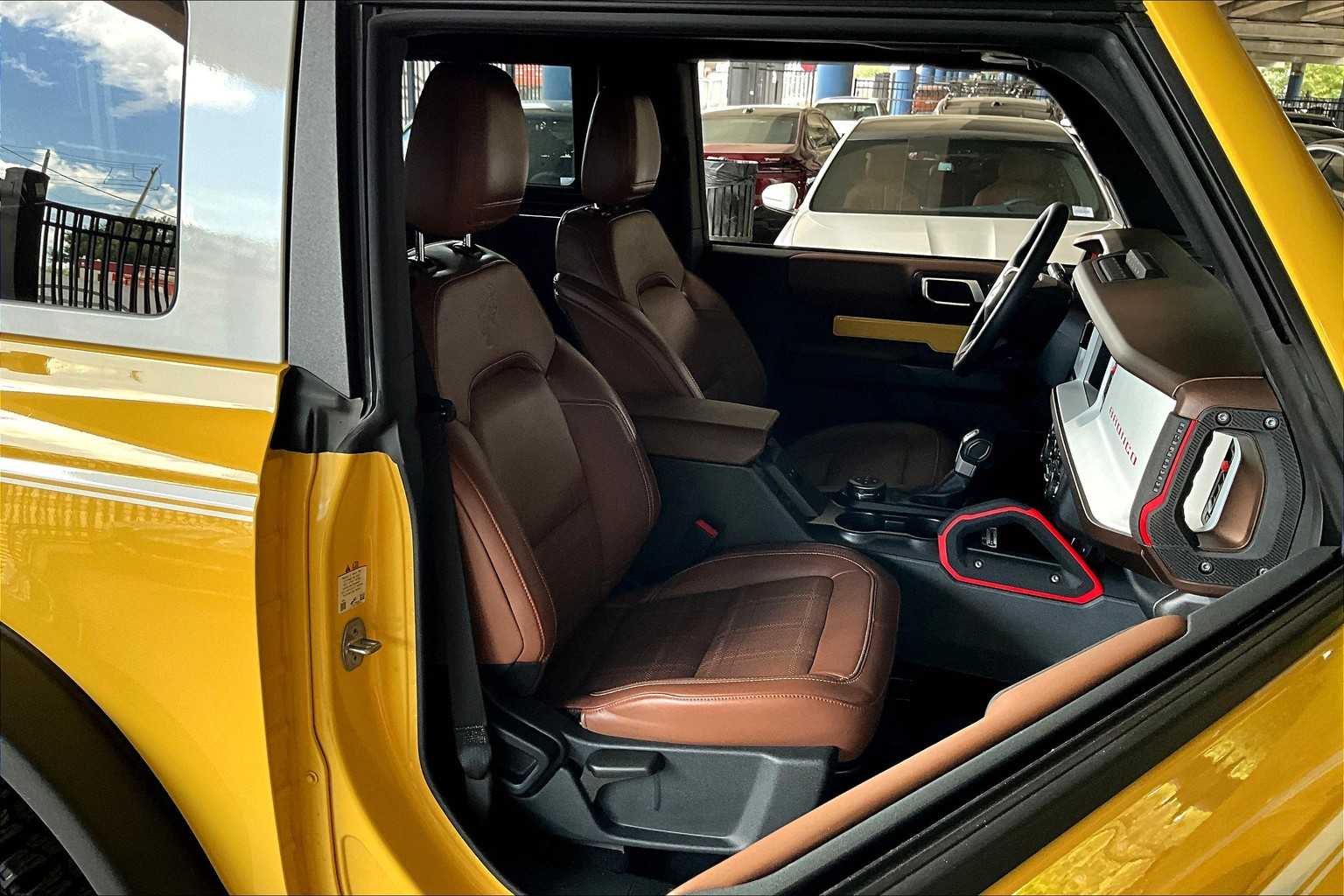 2024 Ford Bronco Heritage Limited First Edition photo 8