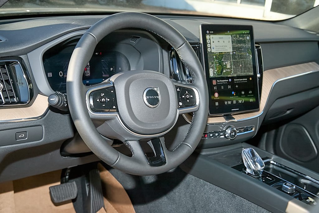 2026 VOLVO XC60 - Image 12