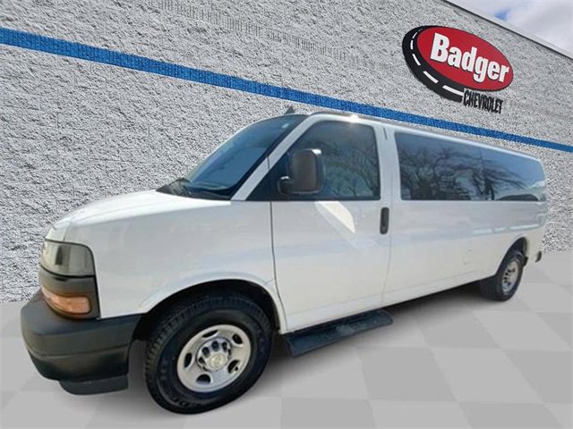2022 Chevrolet Express Passenger LS's photo