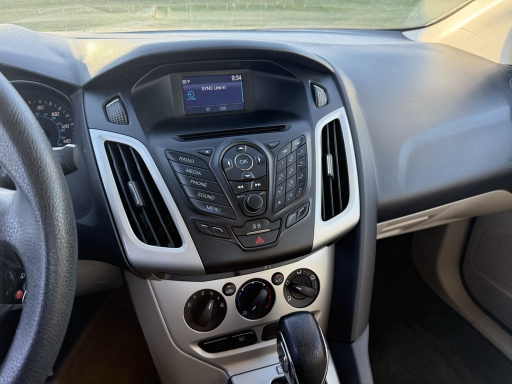2014 Ford Focus SE photo 9