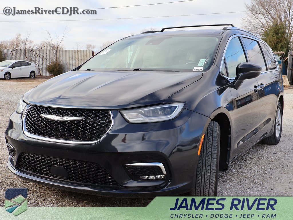 2021 Chrysler Pacifica Touring L's photo