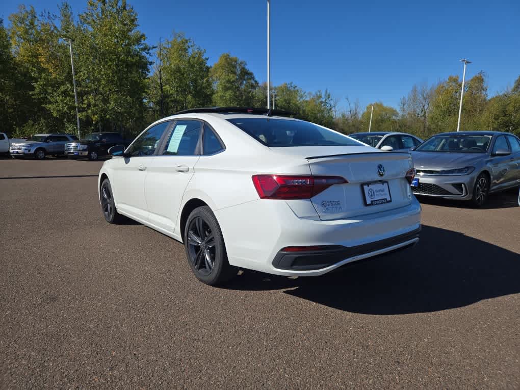 2023 Volkswagen Jetta SE photo 3